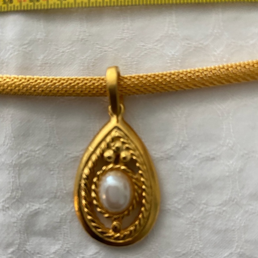 Vintage Pendant Necklace - Picture 2 of 5